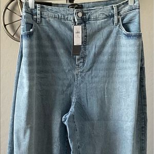 Banana Republic NWT size Tall 35/20 High-Rise Straight see attached label.